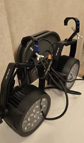 American Dj 613826725226 2 Adj 12p Hex Ip Outdoor Rgbaw Uv Led Dmx Par Can Wash Up-lights