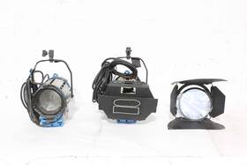 C1683-269 Arri 1000w-t1 2 1000w T1 Location Fresnel With Stand Mounts And Barn Doors