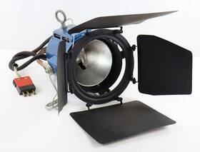 Vari-10a Berkey Colortran 100-105 Studio Stage Continuous Light 1000w Barn Doors