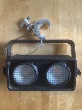 Shocker2 Chauvet Dj Shocker P2 Dual Zone Blinder With White Leds - Lightly Used Without Rig Box
