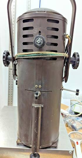 3366f Electro Controls Vintage Ec Stage Spotlight / 9x9 - 120v 1 000 W Studio Theater Light 3