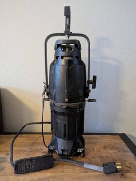 Cg001ex Etc Source Four 26 750w Lamp Ellipsoidal Light With Connector