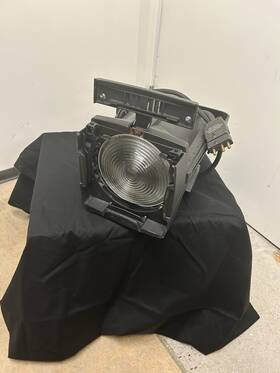 Fres7 Etc Source Four Fresnel Zoom To Focus With Lamp Stage Light S4 750w 7 Inch