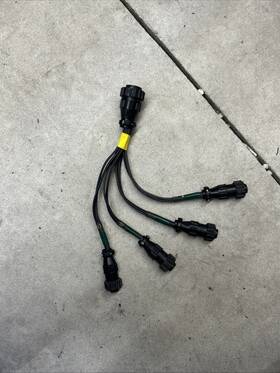 X04-a16 Kino Flo Single To 4bank Combiner Harness Adapter