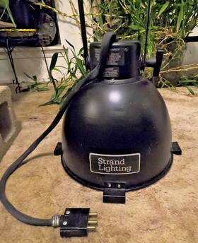 4291 Strand Lighting 4271 1kw Floodlight - Vintage Model Stage Type Fixture